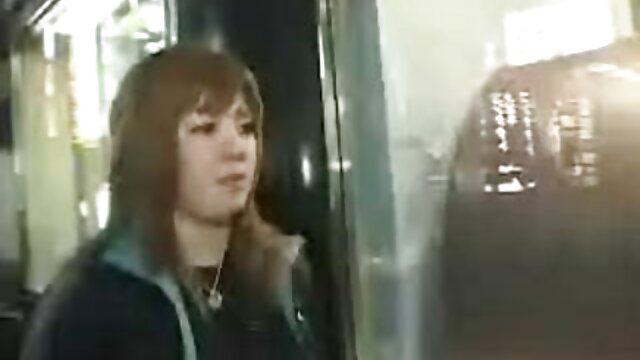 Giovani uomini, in siti di video gay triste, dormire, bagnato gola maledetto